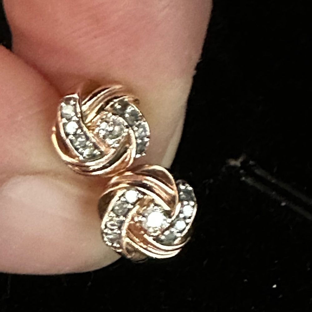 ⭐️New 10k Rose Gold Stamped Diamond Love Knot Earrings